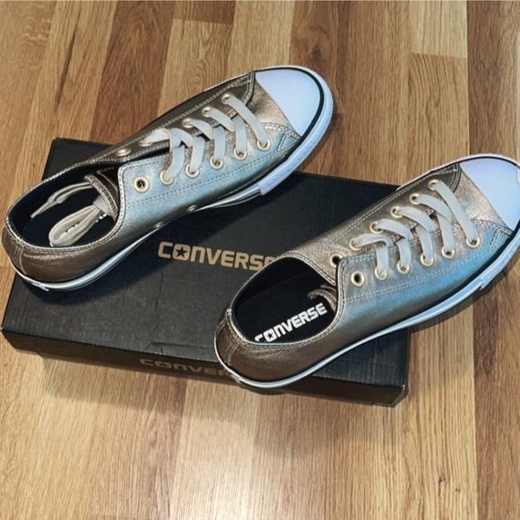 Converse Shoes - Converse NWT in box
